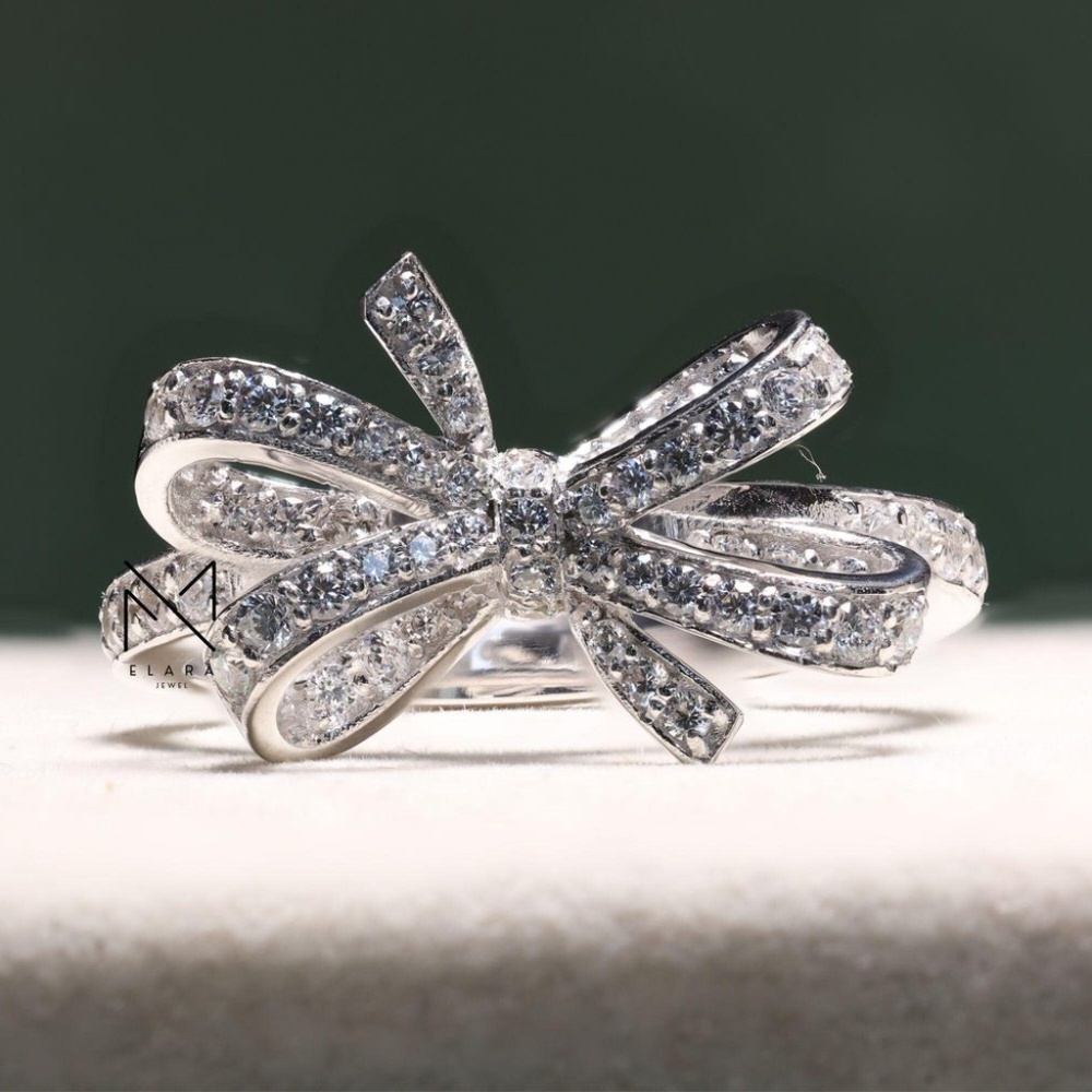 1.5CTW White Round & Baguette Classic Bow Tie